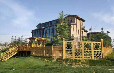 蘭州防腐木護(hù)欄安裝